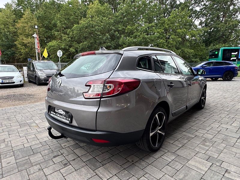 Renault Mégane (2011) 1.6 16V - fotka 5 z 29