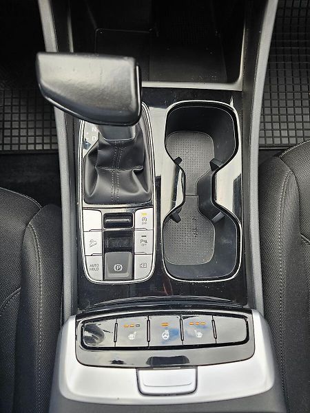 Hyundai Tucson 1.6 T-GDI/110kW Smart Navi DCT - fotka 19 z 20