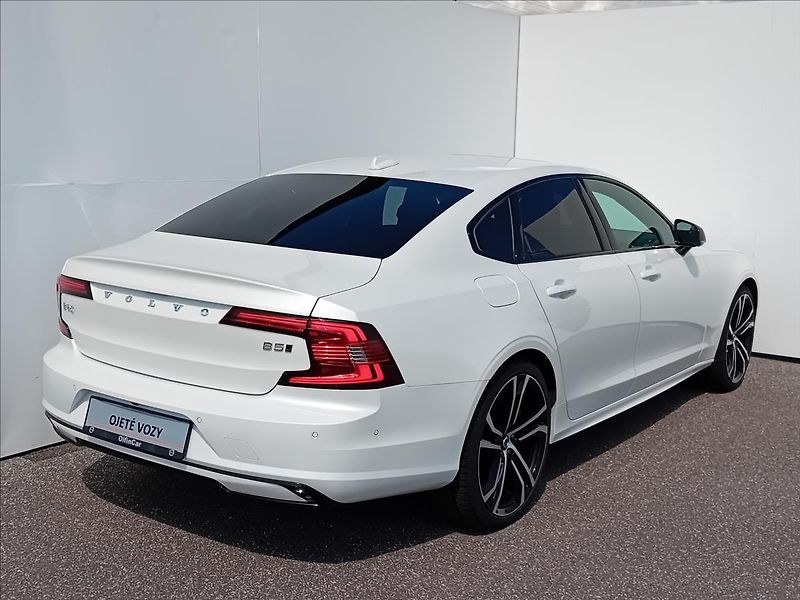 Volvo S90 2,0 B5 AWD ULTIMATE DARK  REZE - fotka 2 z 30