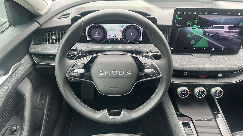 Škoda Superb Combi Selection 2,0TDI 110kW D - fotka 8 z 31