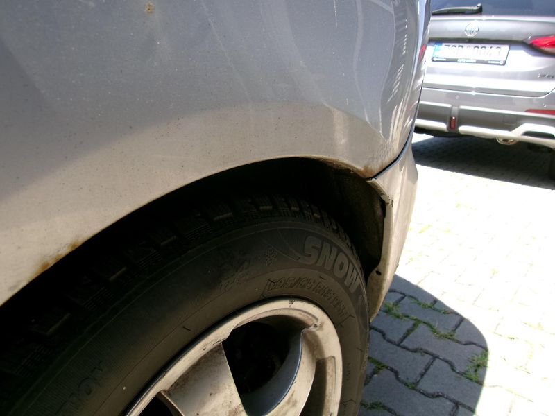 Mazda 3 1.4i - fotka 10 z 13