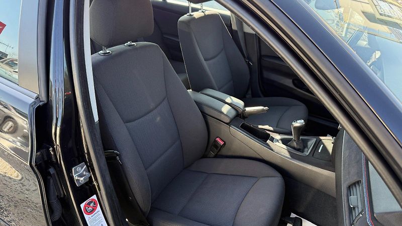 BMW Řada 3 (2009) 318i 105kW *Alu*Keyless*Klima* - fotka 17 z 24