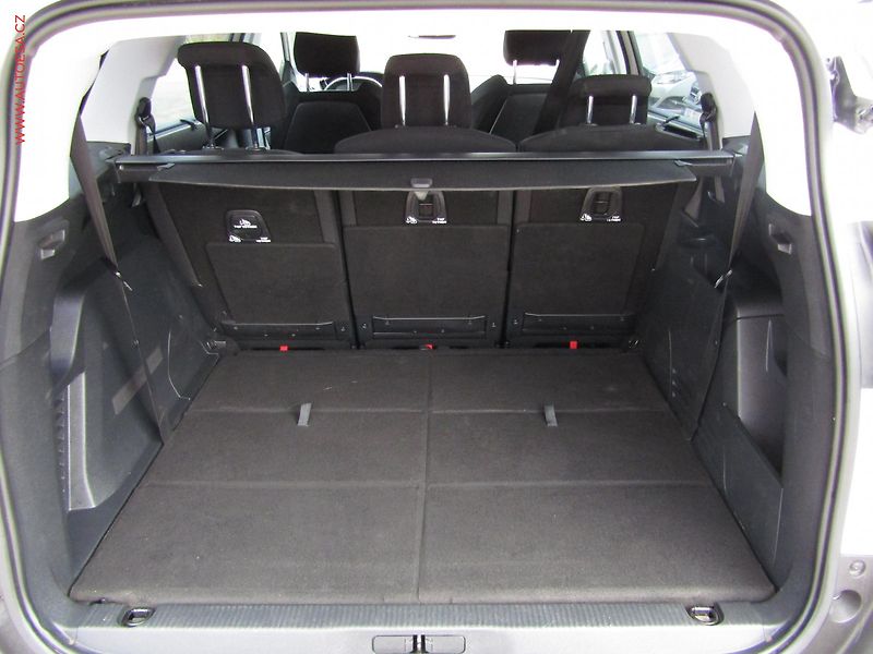 Peugeot 5008 (2018) 1.6 HDi, 1.maj,ČR, Active - fotka 7 z 22
