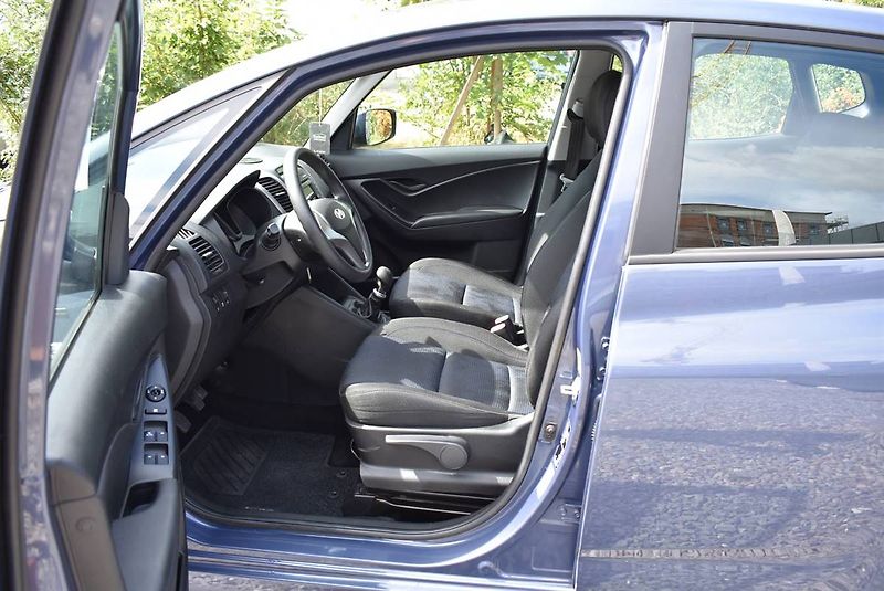 Hyundai ix20 1,4 16V 1.MAJ,AC,SERVIS AKCE - fotka 7 z 16