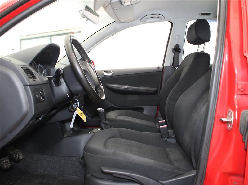 Škoda Fabia 1,2 HTP 47kW Kombi 2.maj.ČR - fotka 6 z 19