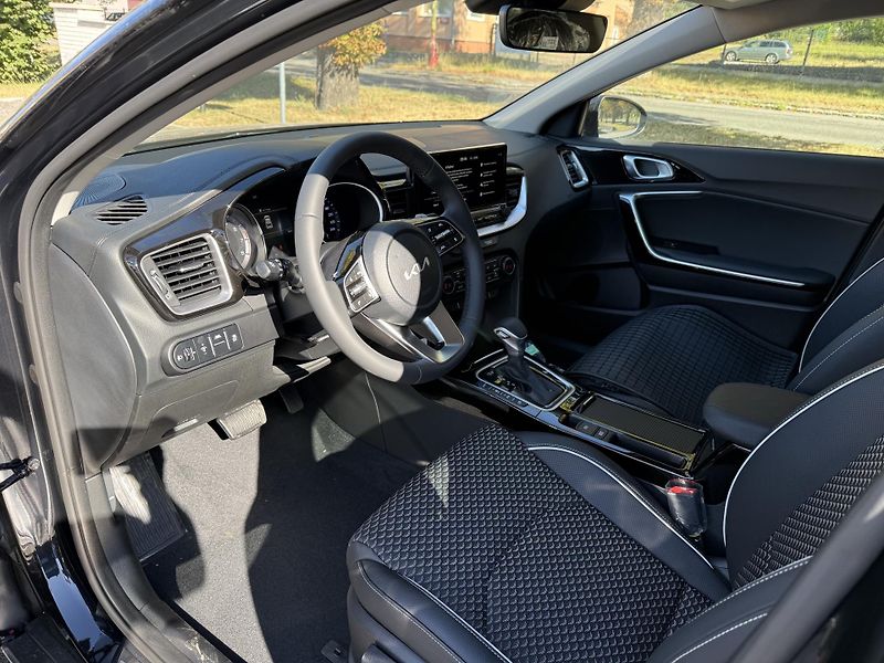 Kia XCeed 1.6 T-GDi Exclusive 7DCT - fotka 4 z 10