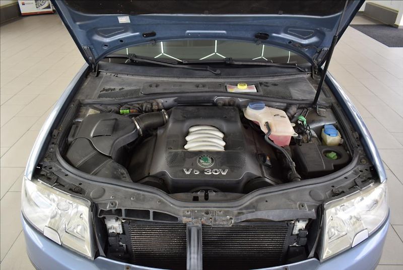 Škoda Superb 2,8 i V6 30V, klima,nová STK, - fotka 17 z 17