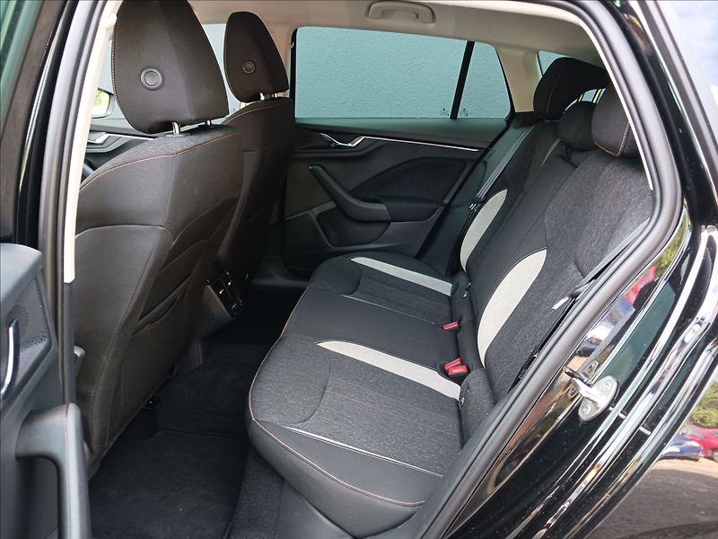 Škoda Scala 1,0 TSI 85Kw TOP SELECTION - fotka 12 z 29