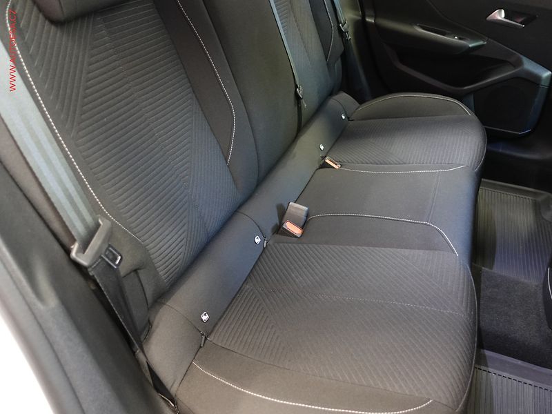 Peugeot 308 (2022) 1.2PT, ČR, Klima - fotka 12 z 21