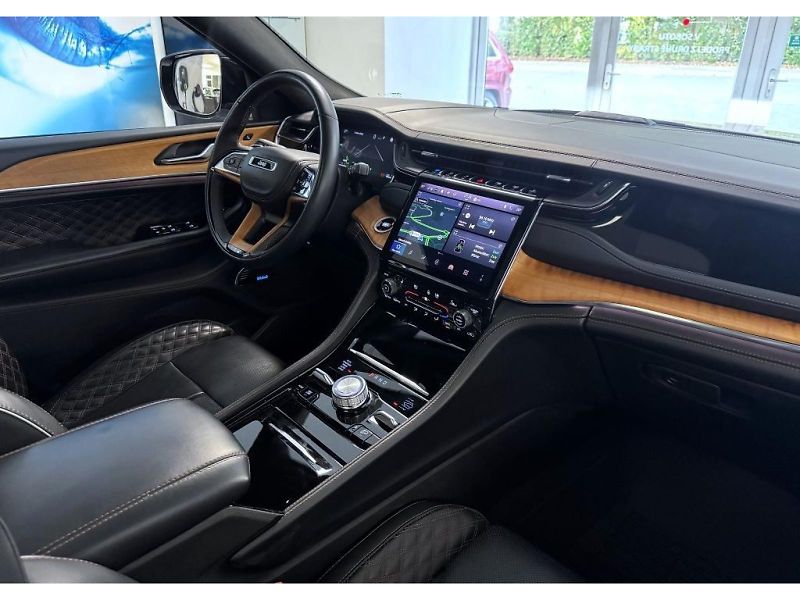 Jeep Grand Cherokee (2024) 2,0 T 380k PHEV 4x4 AT8 ZF SUM - fotka 21 z 27