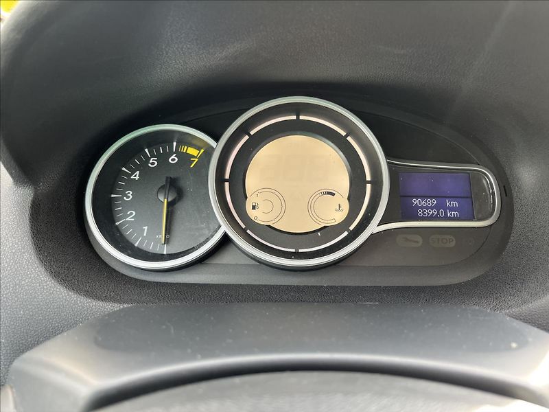 Renault Mégane 1,6 i KLIMA SERVIS STK 2/2027 - fotka 20 z 35