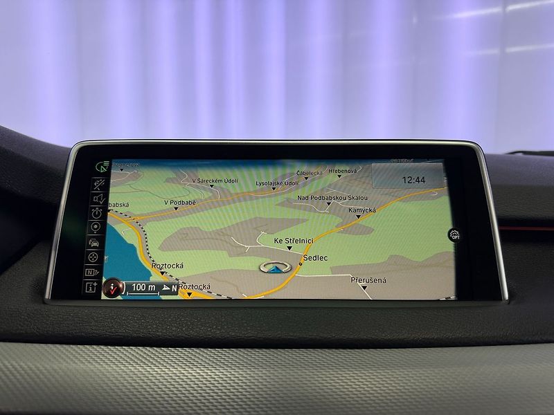 BMW X5 M50d xDrive M-PAKET, HUD, EL. - fotka 15 z 33