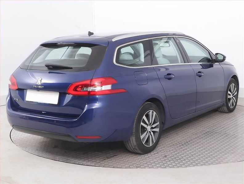 Peugeot 308 (2020) Allure 1.5 BlueHDi, Serv.kniha - fotka 5 z 16