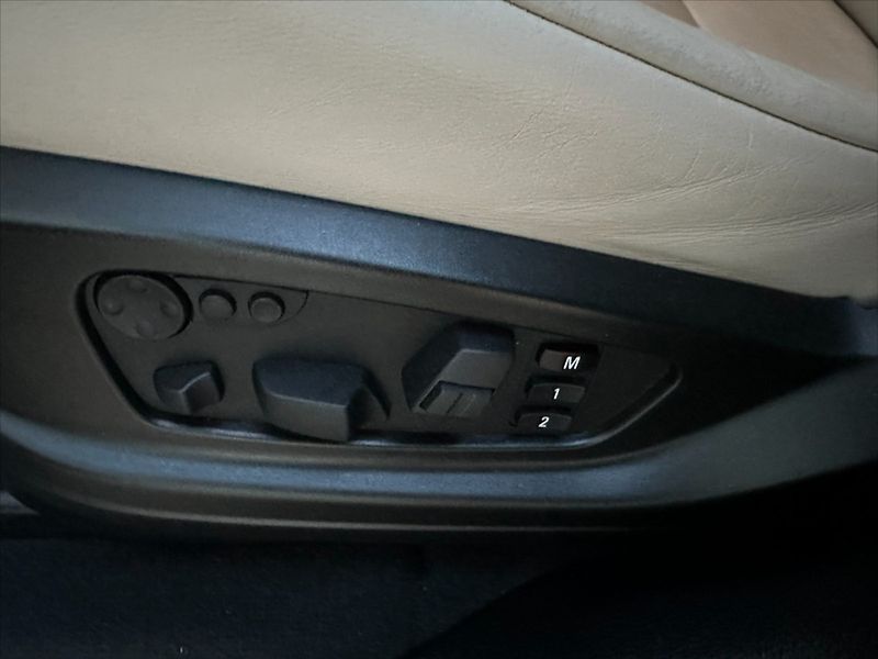 BMW X6 3,0 M50D X Drive 280kW-CZ-serv - fotka 21 z 47