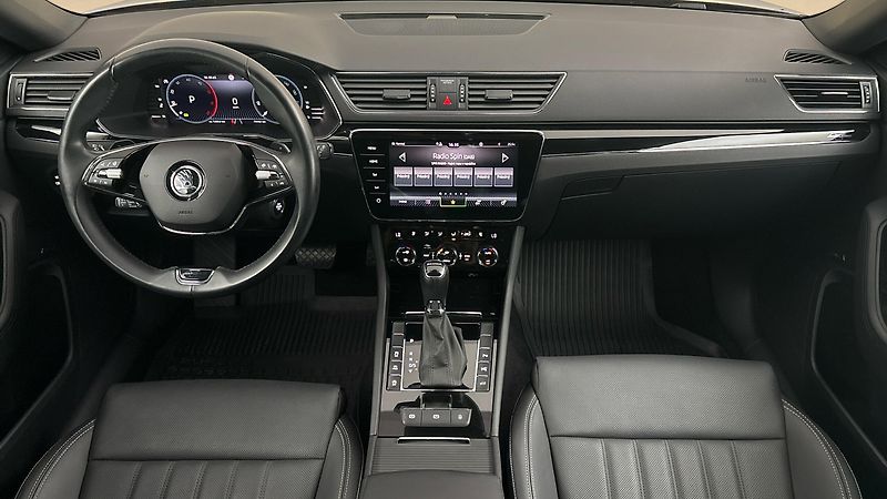 Škoda Superb 2.0 TDI DSG L&K Combi - fotka 8 z 36