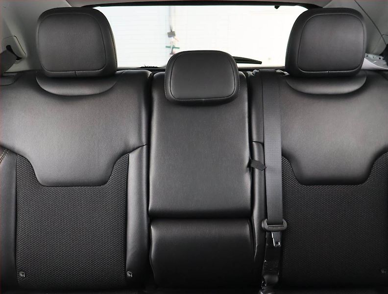 Jeep Compass (2019) 1.4 MultiAir, 4X4, Automat - fotka 10 z 25