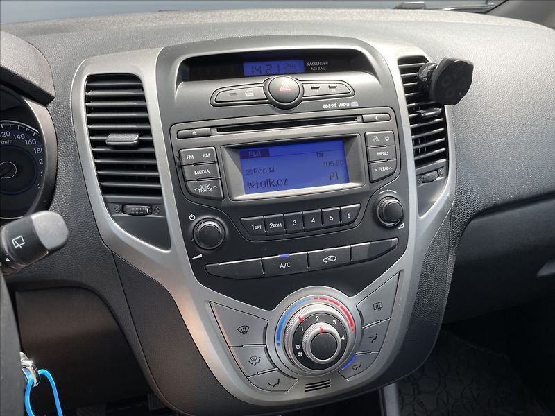 Hyundai ix20 1,6 i 91KW ČR.8TIS KM 1.MAJ. - fotka 13 z 23