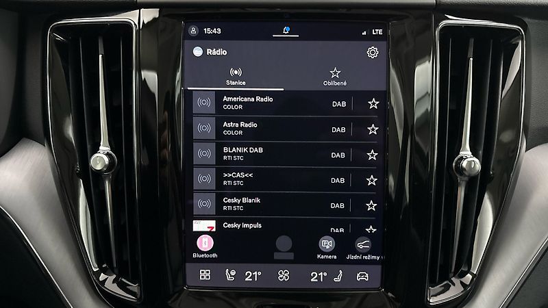 Volvo XC60 2.0 B4 AUT AWD Momentum Pro - fotka 11 z 31