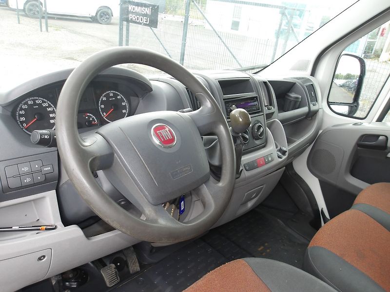 Peugeot Boxer 2,2JTD 1.MAJ.! NAJ.122000km !! - fotka 16 z 31