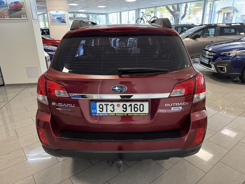 Subaru Outback 2.0D Comfort Cross Line CVT,CZ - fotka 4 z 50
