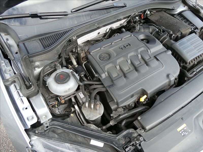 Škoda Superb 2,0 TDi STYLE DSG, 2x kola, ČR - fotka 40 z 43