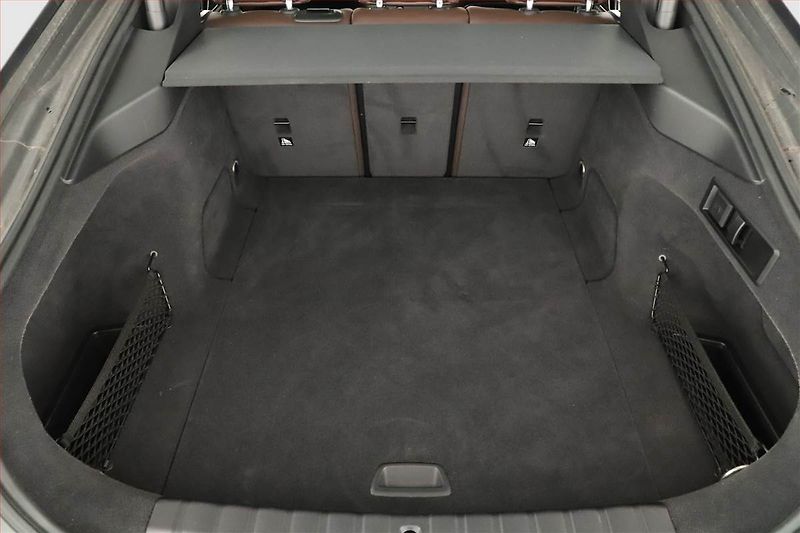 BMW i4 (2022) eDrive40, SoH 95% - fotka 19 z 21