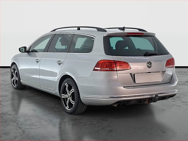 Volkswagen Passat (2012) 2.0 TDI, Automat, Xenony - fotka 4 z 19