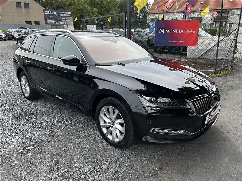Škoda Superb 2,0 TDi DPH  360° Travel Asist - fotka 8 z 50