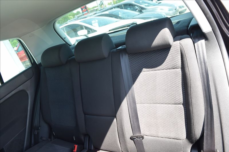 Volkswagen Golf Plus 1,4 i 59KW VÝHŘEV NAVI ALU - fotka 17 z 46