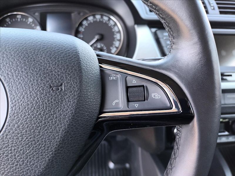 Škoda Fabia 1,2 TSI,66KW,DIGIKLIMA,TEMPOMA - fotka 29 z 36