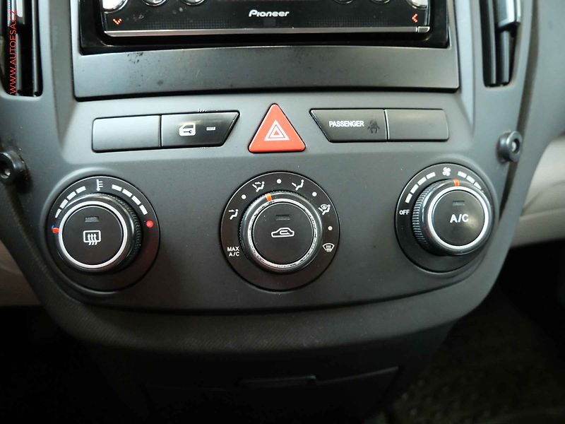 Kia Ceed (2007) 1.4i, ČR, Klima - fotka 18 z 19