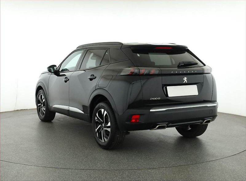Peugeot 2008 (2023) 1.2 PureTech, ČR,1.maj - fotka 4 z 20
