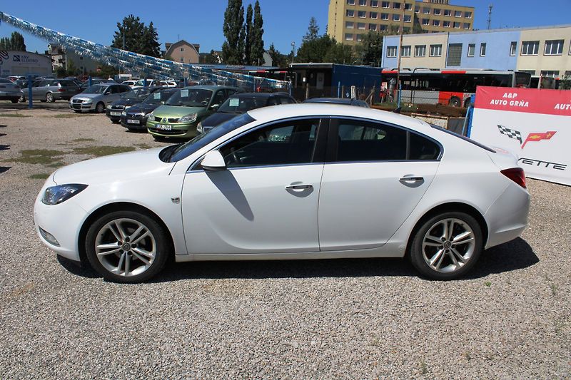 Opel Insignia (2011) REZERVACE - fotka 4 z 16