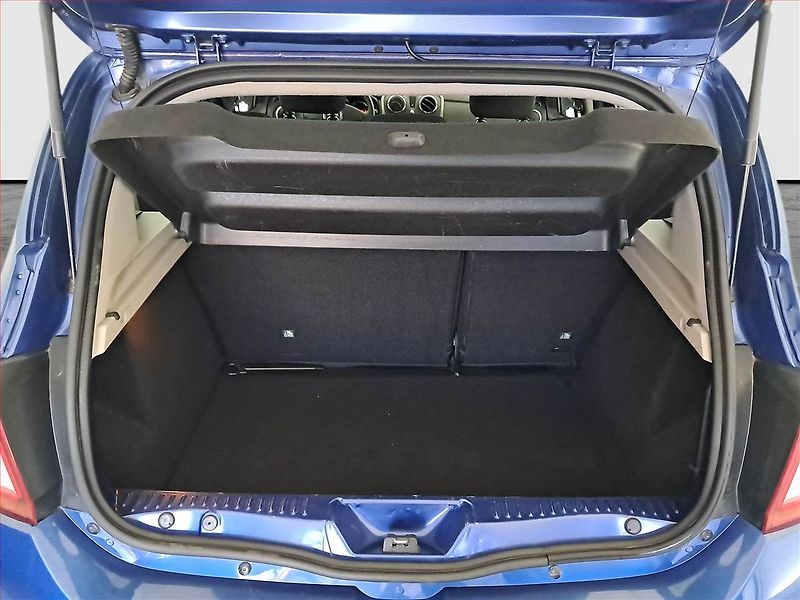 Dacia Sandero (2013) 1.2 16V, ČR,1.maj - fotka 13 z 13