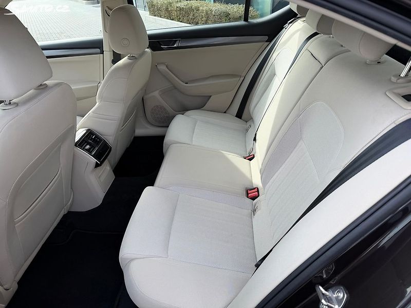 Škoda Superb (2020) 2.0 TDi 110kw/STYLE/tažné - fotka 27 z 27