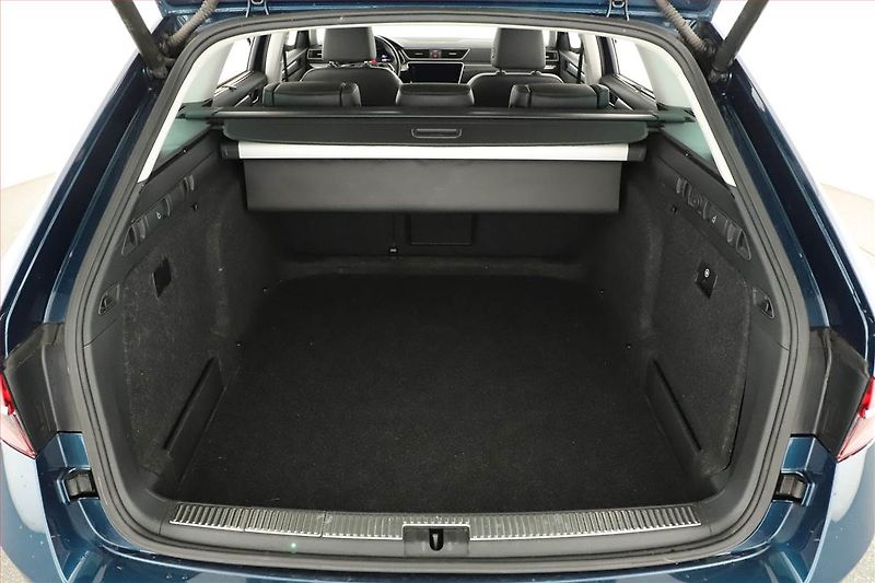 Škoda Superb (2022) Scout 2.0 TDI - fotka 19 z 20