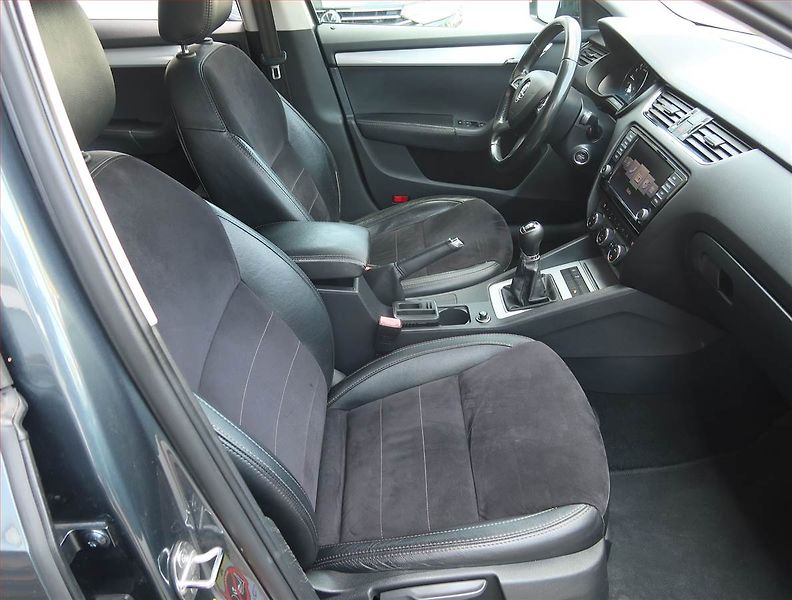 Škoda Octavia (2014) 1.6 TDI, Navi, Xenony - fotka 9 z 19