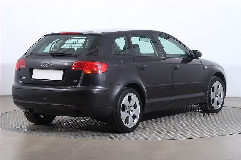 Audi A3 (2008) 1.6, Serv.kniha, nová STK - fotka 5 z 15