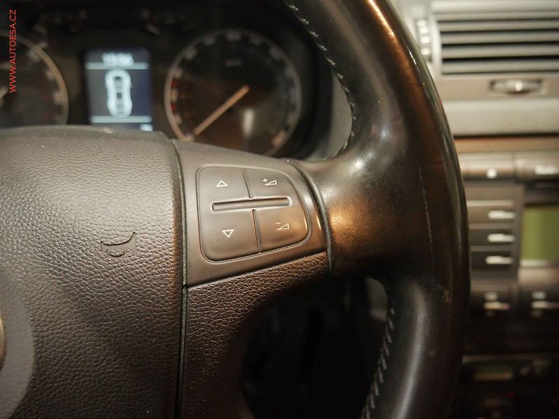 Škoda Octavia (2007) 1.9TDi, 2.maj,ČR, xenon - fotka 16 z 17