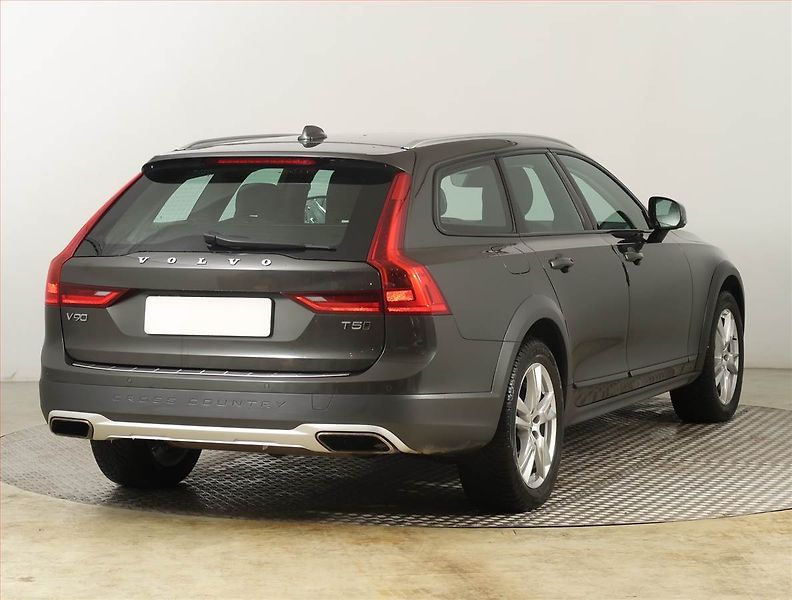 Volvo V90 (2018) Cross Country - fotka 5 z 25