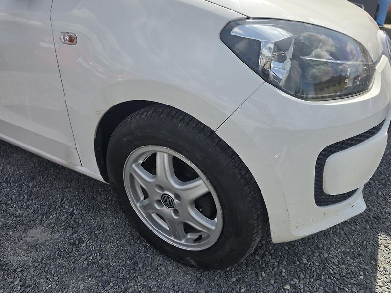 Volkswagen up! 1.0 MPI 55kw - fotka 16 z 17
