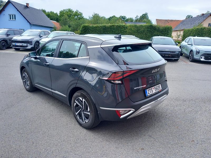 Kia Sportage (2024) 1,6 T-GDi GPF HEV 4x2 6AT  - fotka 4 z 7