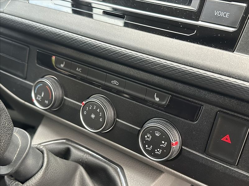 Volkswagen Transporter 2,0 TDI 150PS  L1H1 Van - fotka 22 z 57