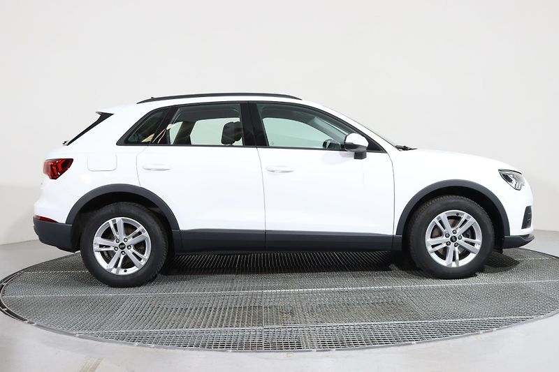 Audi Q3 TFSI 1,5 Stronic - fotka 4 z 26
