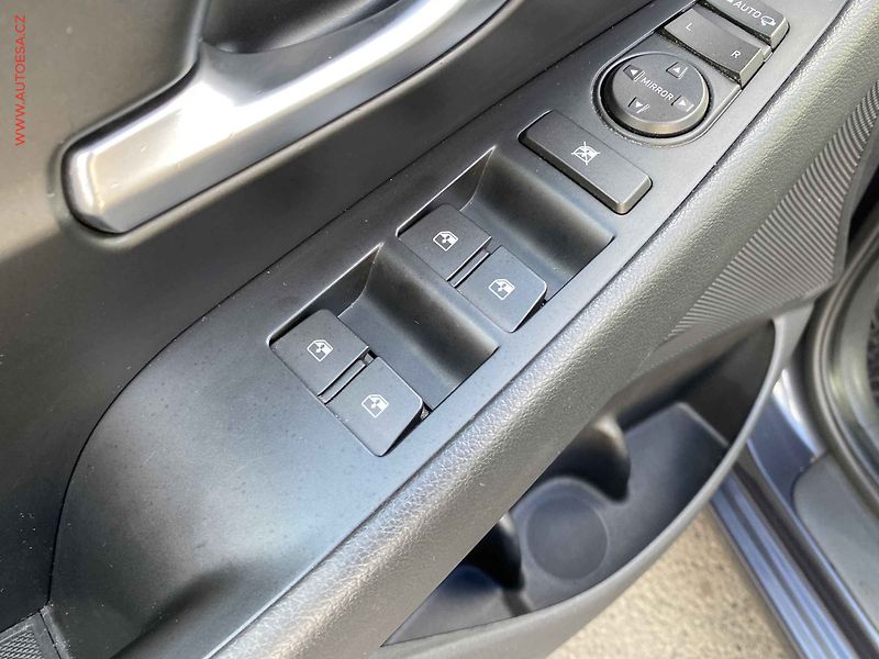 Hyundai i30 (2023) 1.0 T-GDi, 2.maj,ČR, Smart - fotka 13 z 19