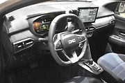 Malý dostupný vůz Dacia Sandero - interiér.