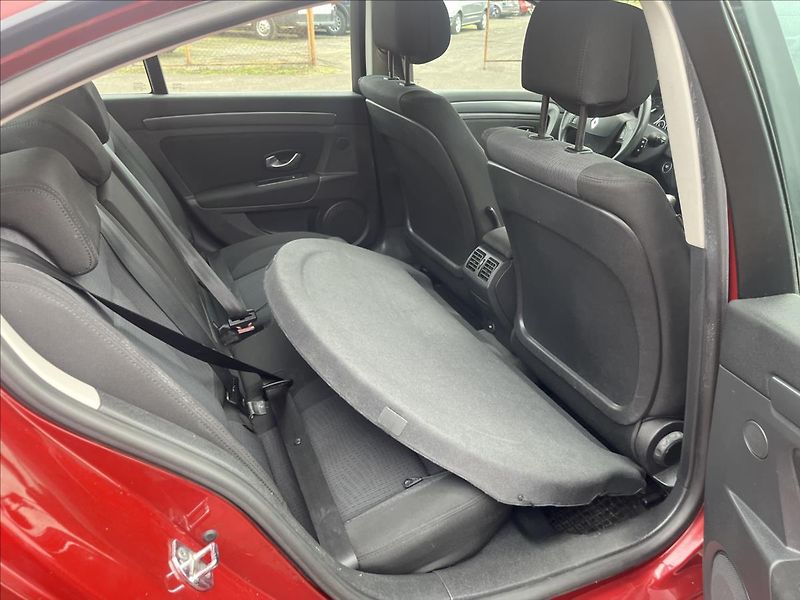 Renault Laguna 1,5 dCi KLIMA ROZVODY 2x KOLA - fotka 12 z 34