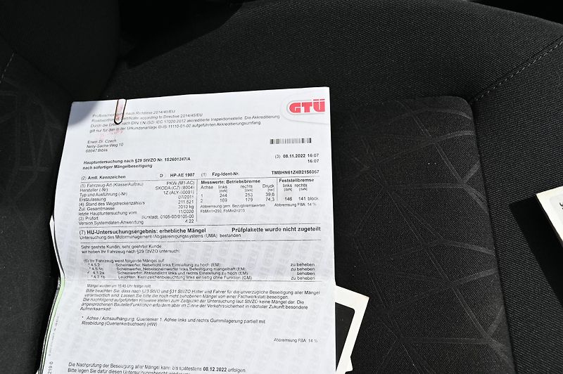 Škoda Octavia 2.0TDI 7/2011 Rezervace - fotka 40 z 50