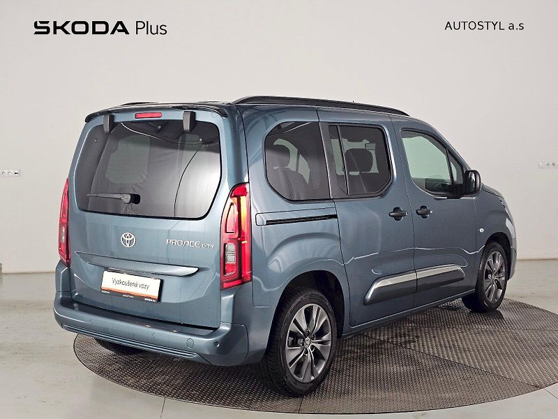 Toyota ProAce City Verso (2025) L1 1.5D 130k FAMILY - fotka 2 z 31