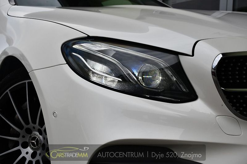 Mercedes-Benz Třídy E 400 4MATIC AMG ACC ČR HUD - fotka 51 z 53